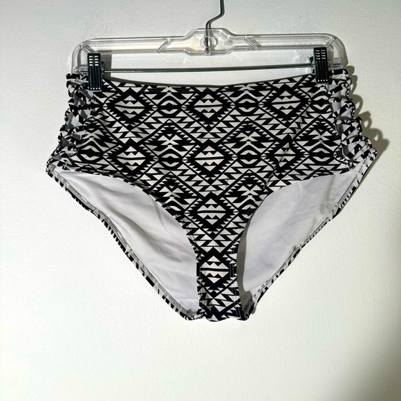 Bongo Bikini Bottom - Picture 1 of 4